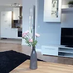 Mit Loggia דירה *